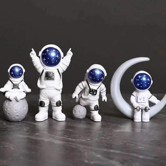 4 pcs Astronaut Figure